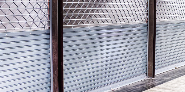 Reformas Integrales de Tiendas y Locales  Comerciales en Tarragona · Instalación de  Ventanas y Persianas Comerciales